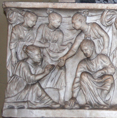 Roman girls playing 